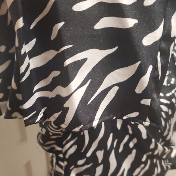 Donna Morgan Black and White Long Sleeve Dress NWT - Picture 7 of 11